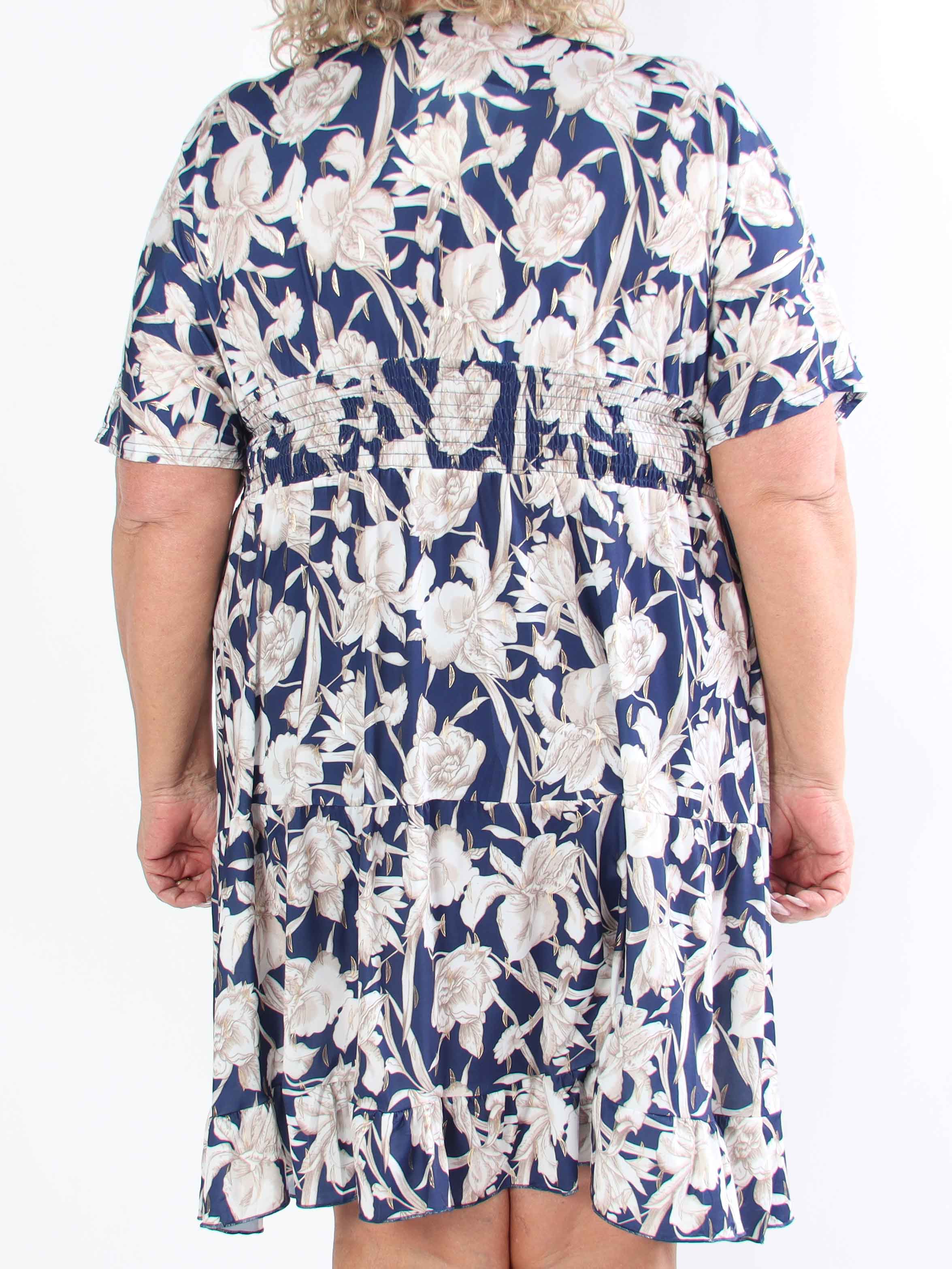 Angela - Plus size kjole med elegante flæselag i skørtet